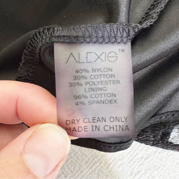 Alexis Eloy Ruffle Hem Lace Dress Bell Sleeve in Black Size XS - Picture 11 of 13